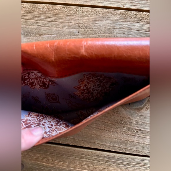 HOBO leather wallet burnt orange - Picture 11 of 13